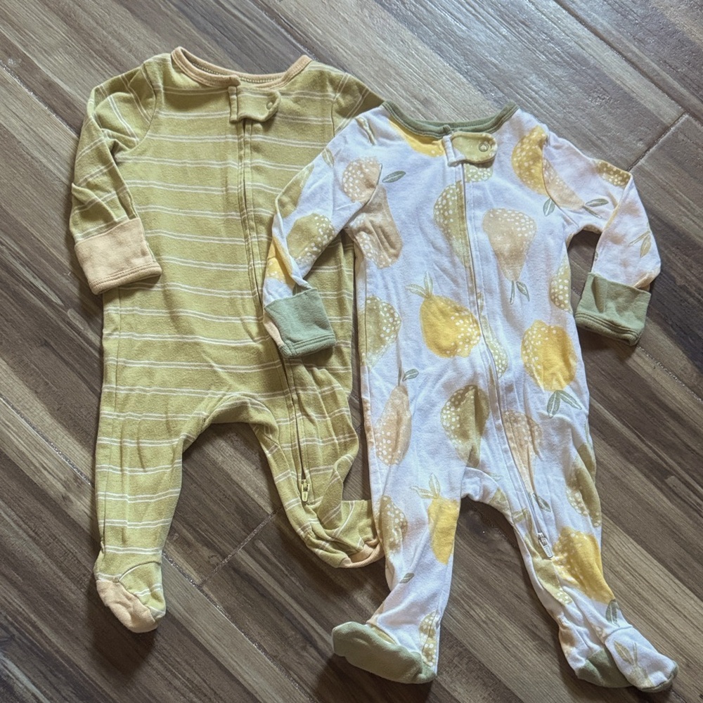 2Pair Set of Footie Pajamas with Sleeve Cuffs/Mittens